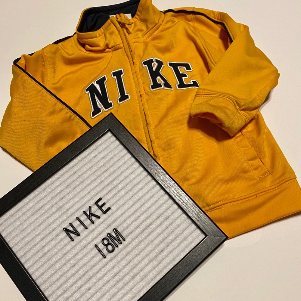 Boys 18 month Nike jacket 😍